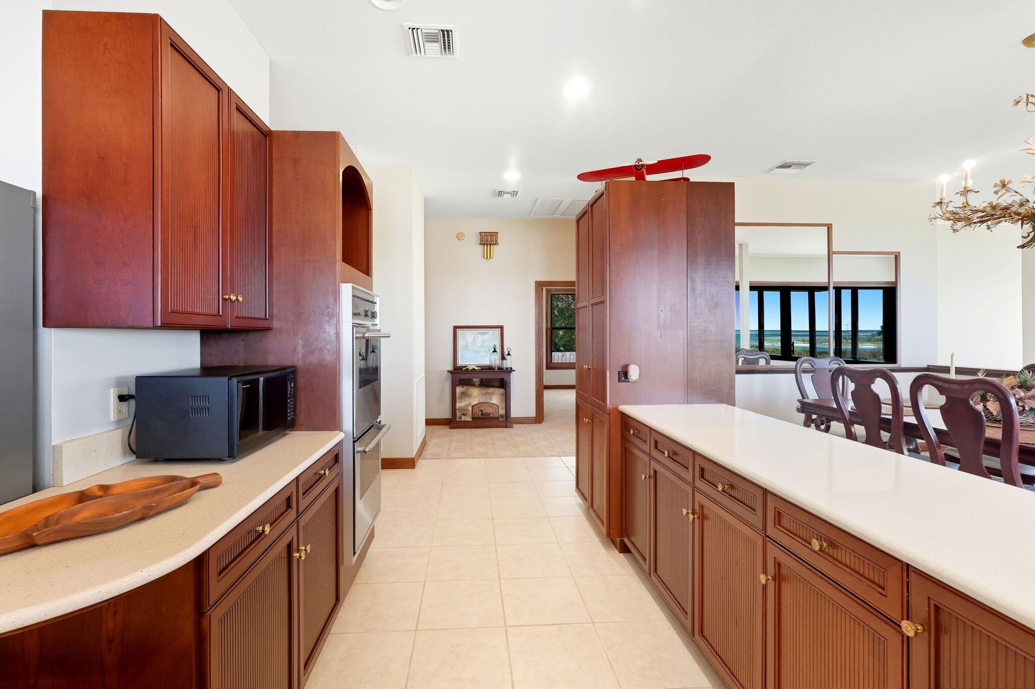 BREEZY POINT - Residential