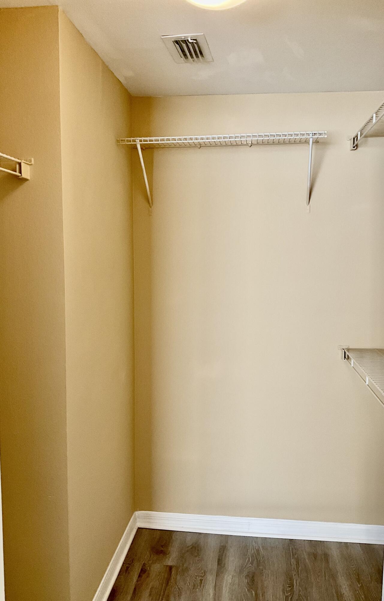 VILLAS AT EMERALD DUNES CONDO - Residential Lease