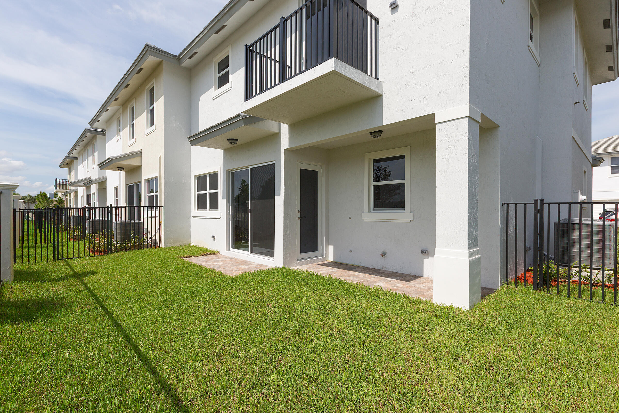 6931 Pines Circle 14