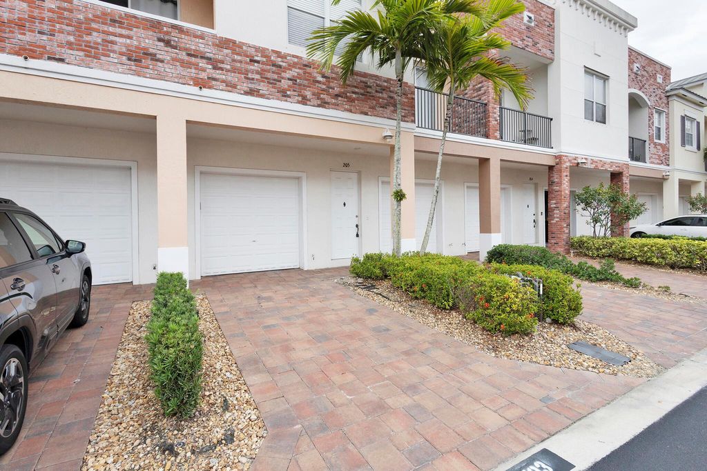 Photo of 10400 SW Stephanie Way #5205, Port Saint Lucie, FL 34987 (MLS # R11085352)