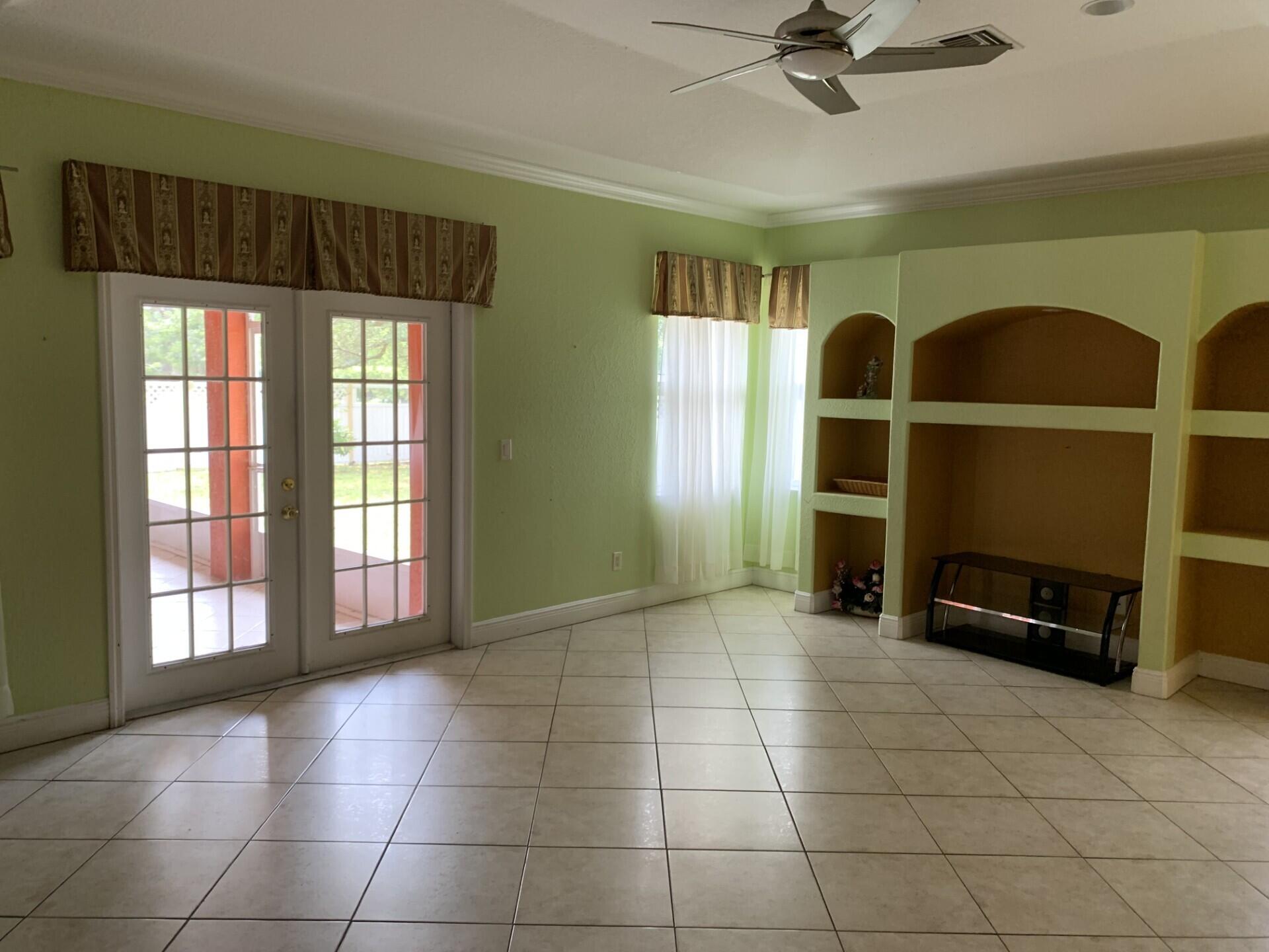 PORT ST LUCIE SECTION 18 - Residential Lease