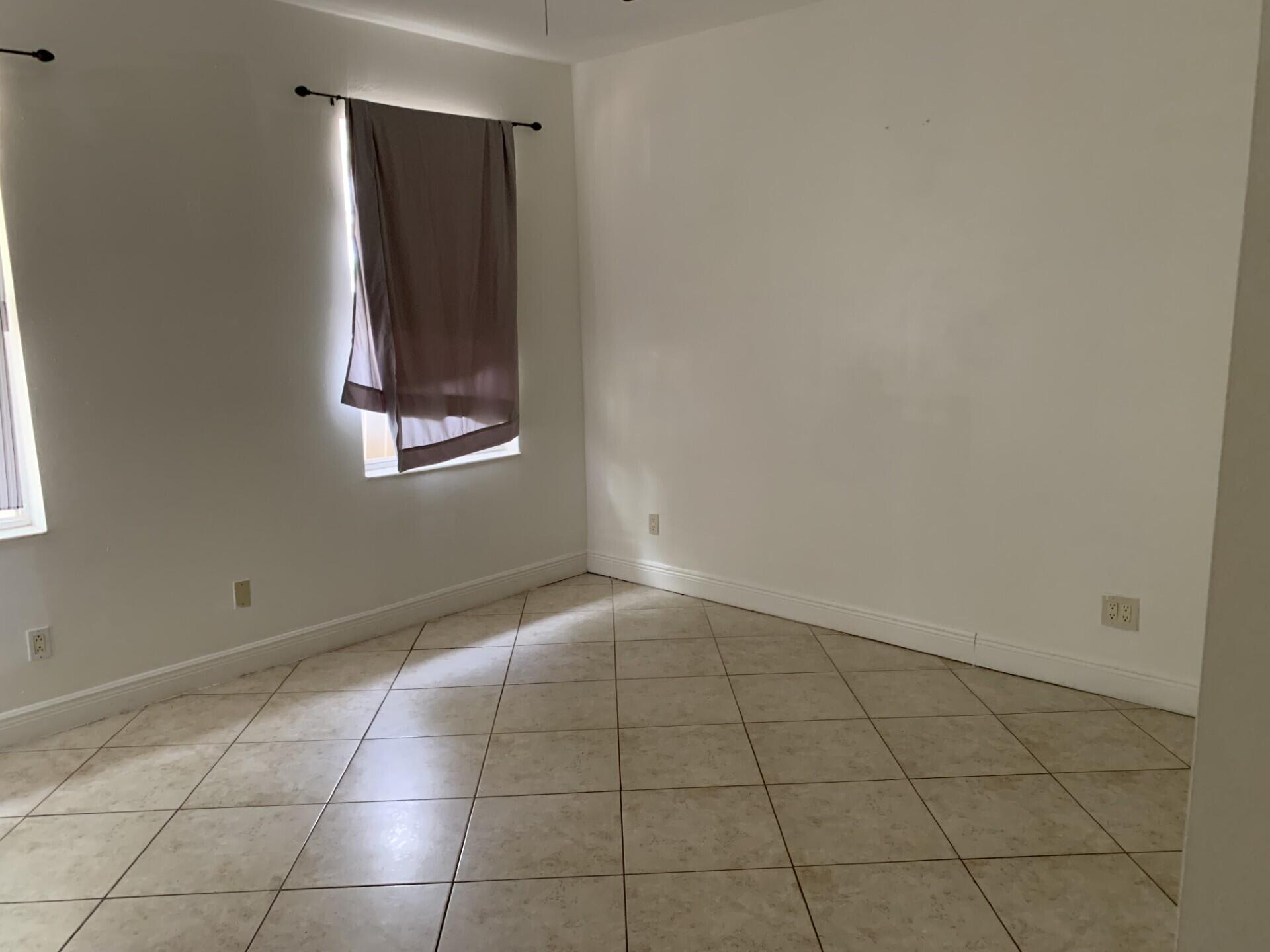 PORT ST LUCIE SECTION 18 - Residential Lease