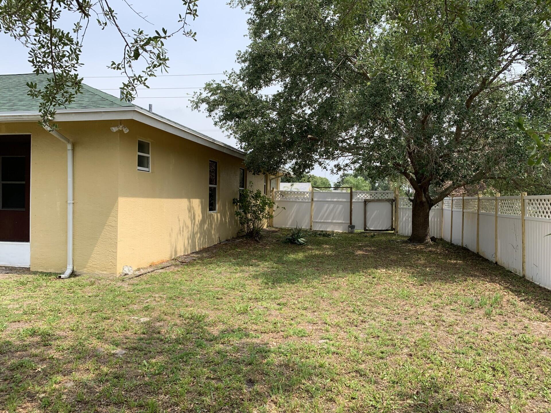 PORT ST LUCIE SECTION 18 - Residential Lease