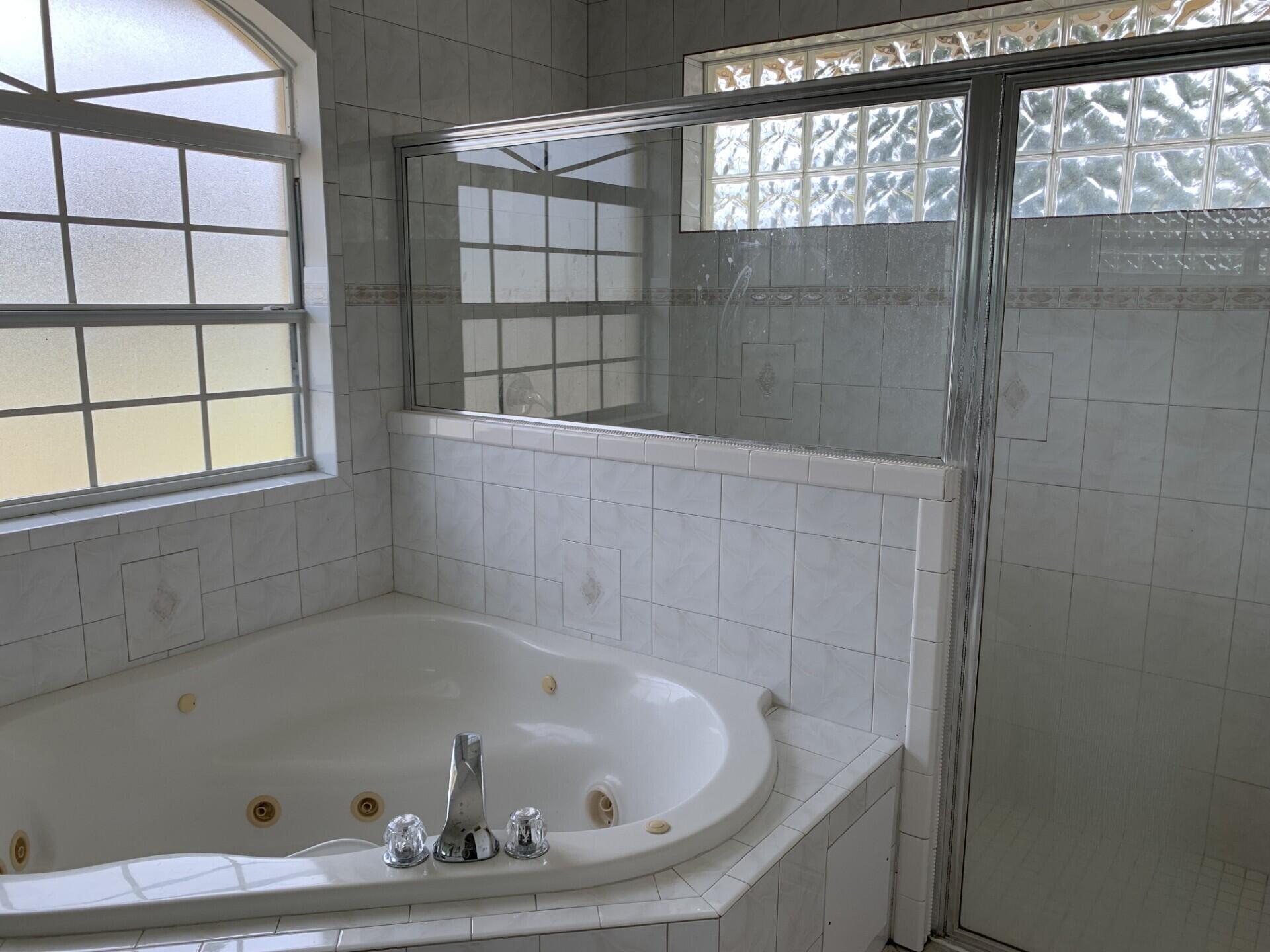 PORT ST LUCIE SECTION 18 - Residential Lease