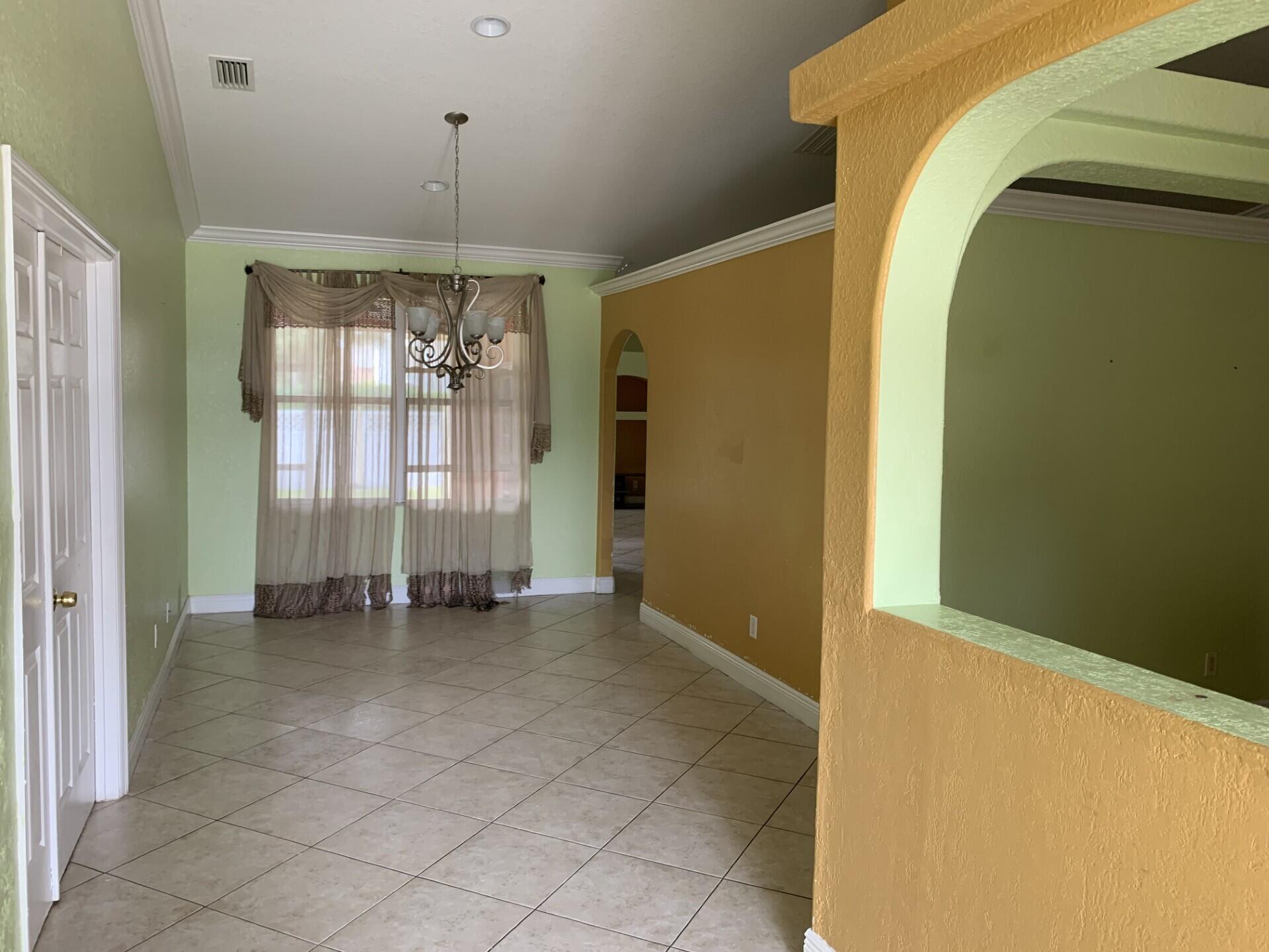 PORT ST LUCIE SECTION 18 - Residential Lease