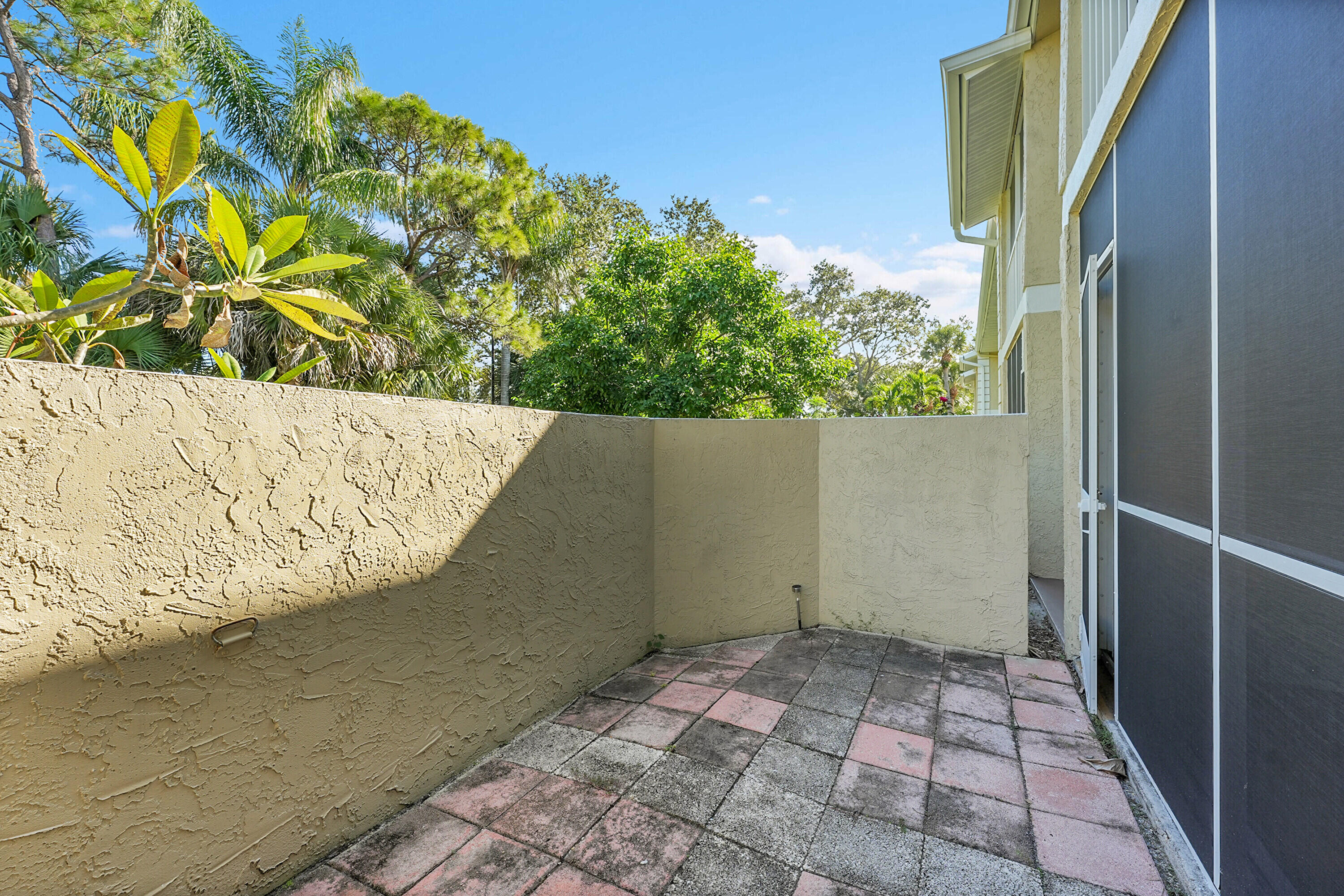 MIDPORT PLACE II, A CONDOMINIUM - Residential