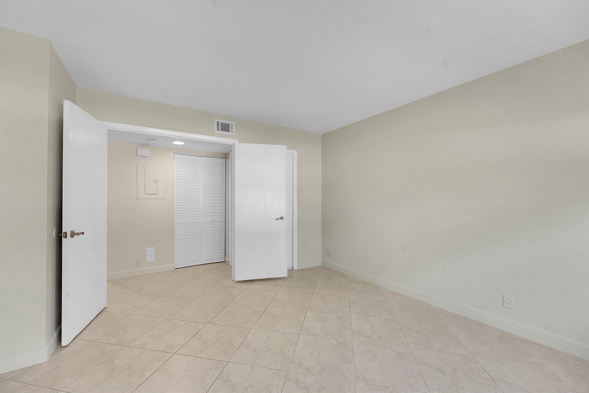 MIDPORT PLACE II, A CONDO - Residential