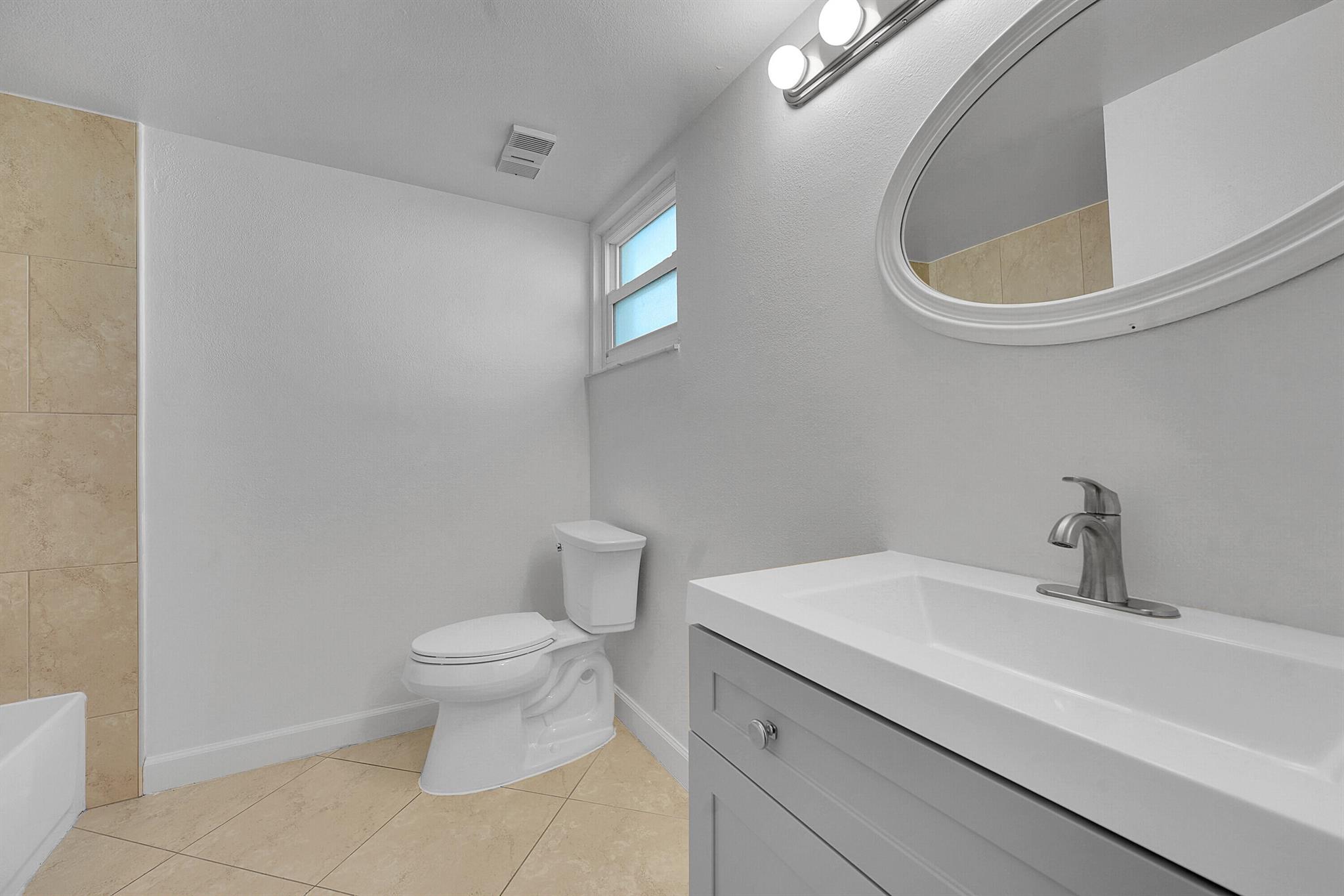 MIDPORT PLACE II, A CONDO - Residential
