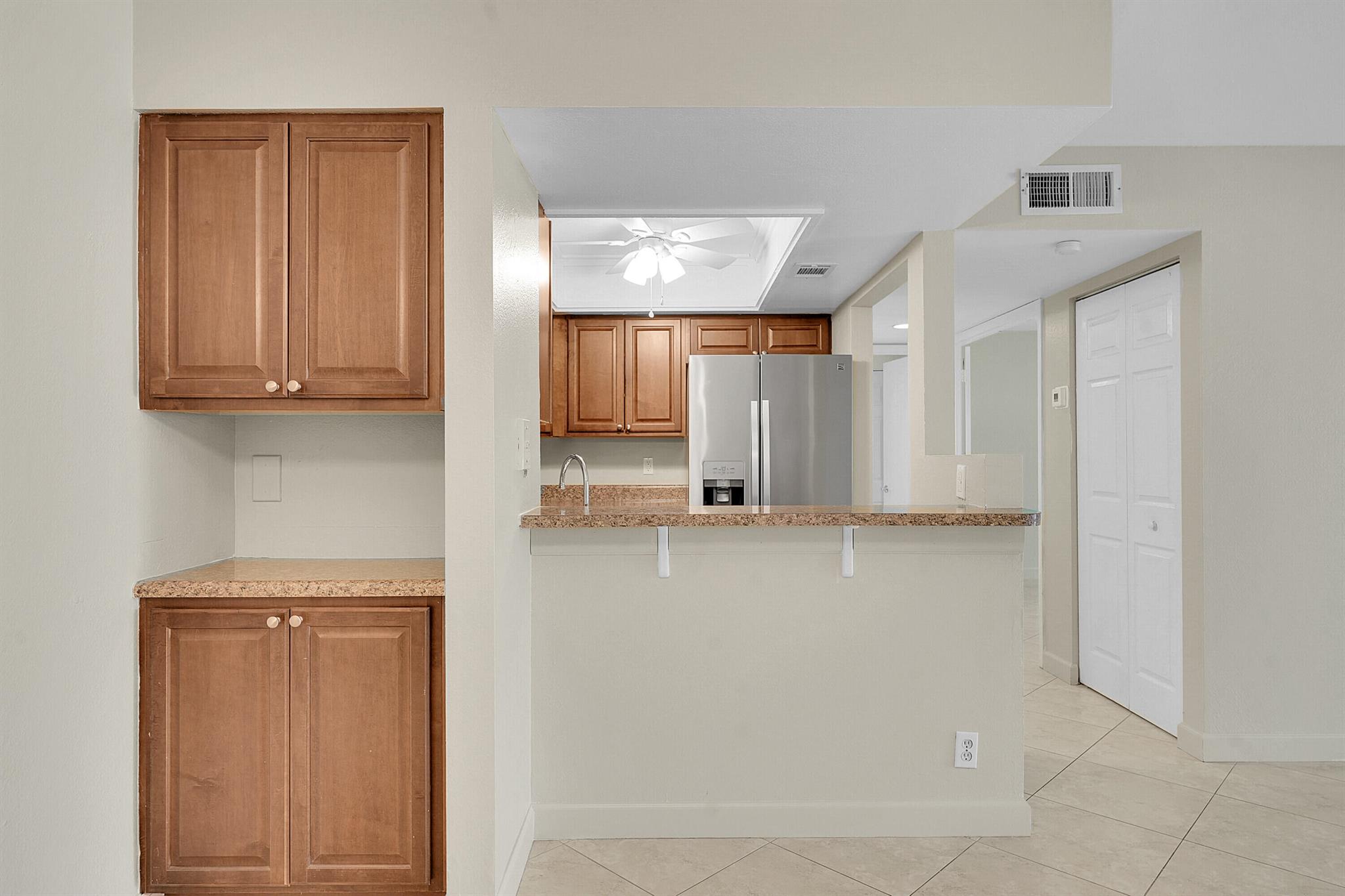 MIDPORT PLACE II, A CONDO - Residential