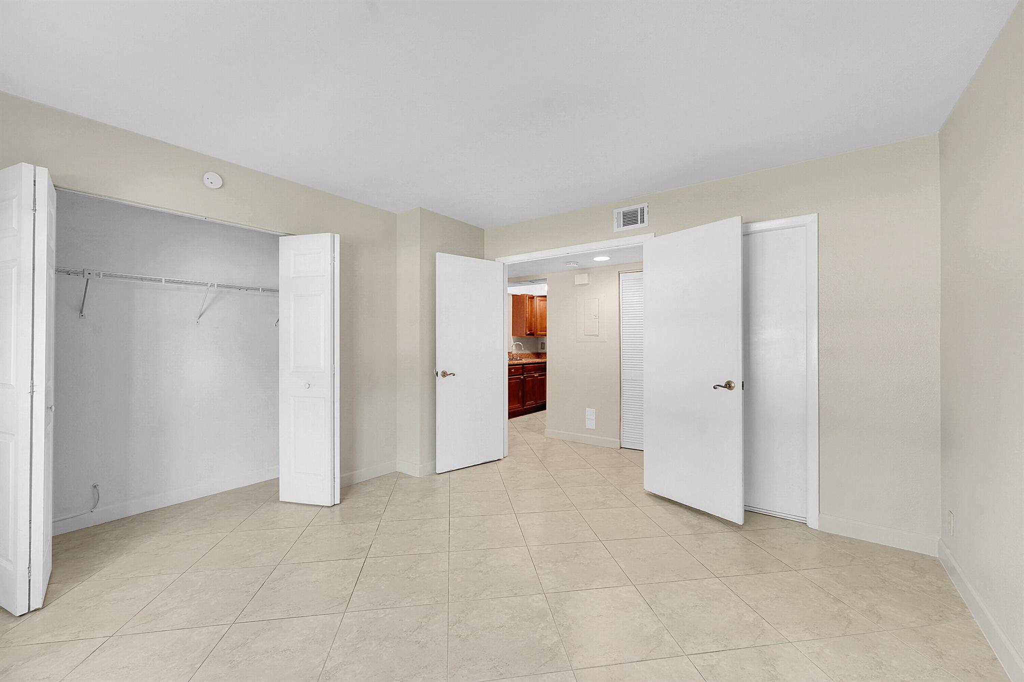 MIDPORT PLACE II, A CONDO - Residential