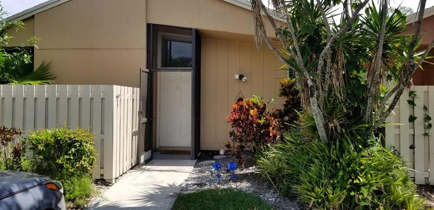 Large 3 bedroom,2 bath villa which will be pristine cleaned for new tenants. Lovely screened porch with private garden view. Great family area with great schools, west of 441, close to all shopping & restaurants. Pets allowed.