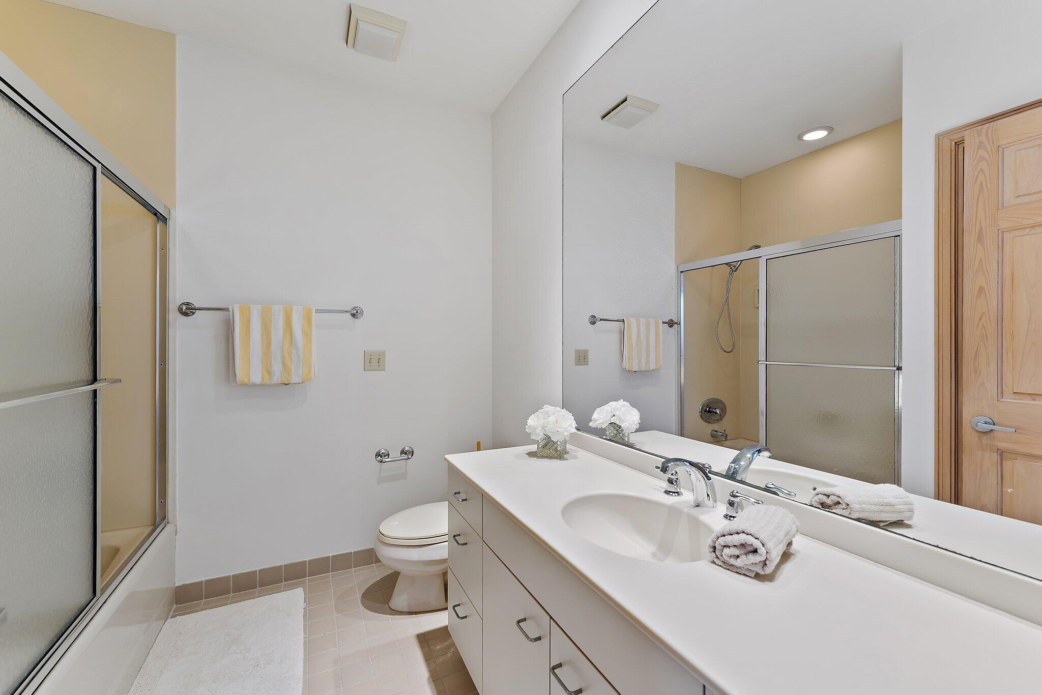 HIDDEN KEY - Residential Lease