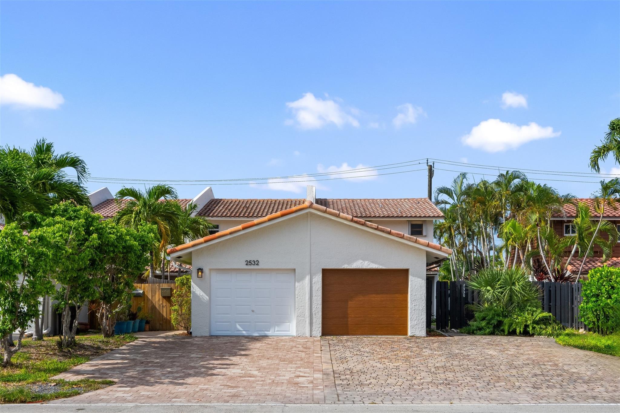 Two-story corner townhouse, rarely available, in East Fort Lauderdale, steps from Galleria Mall and minutes to the beach. Freshly updated interior, as well as landscaping. First Floor has open-concept living + dining, modern kitchen, guest bedroom or office, full bathroom, laundry room, and private patio. Second Floor has Spacious master suite with walk-in closet, en-suite bath, and private balcony. Additional features include a large fenced backyard and a garage. Don’t miss this rare opportunity to live in the heart of East Fort Lauderdale.