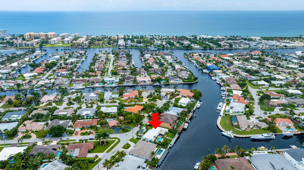 Photo of 1410 SE 12th Street, Deerfield Beach, FL 33441 (MLS # B26026790)