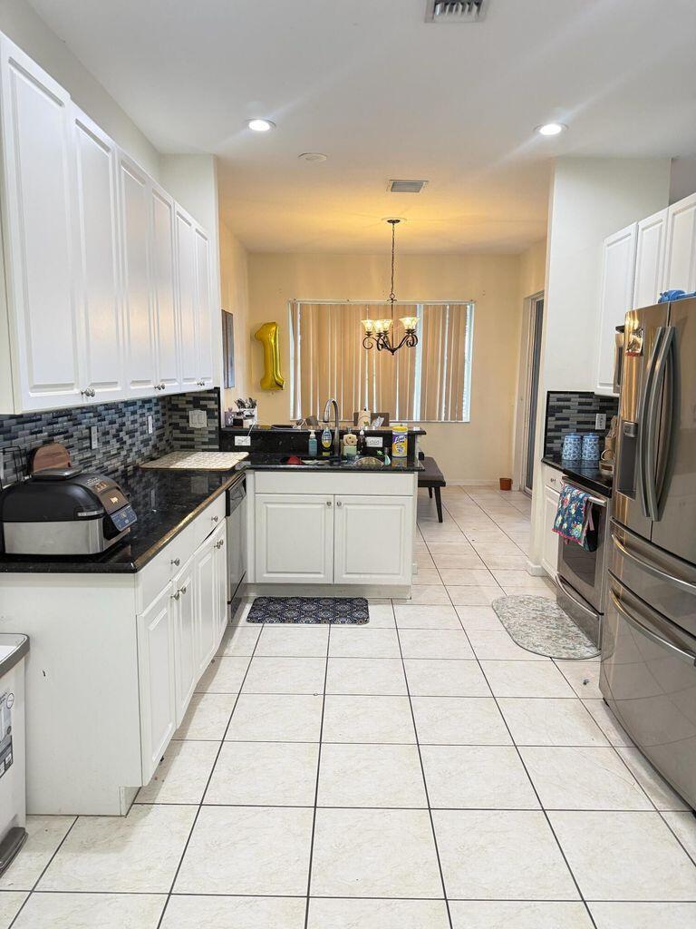 Newport Isle - Residential Lease