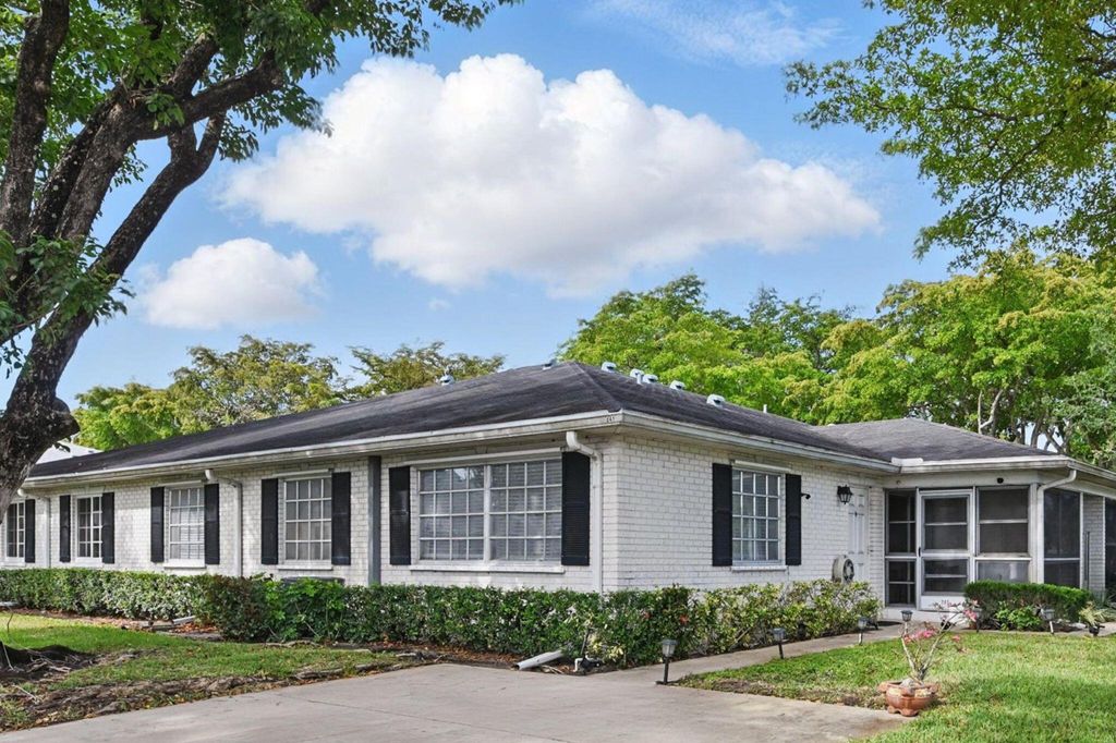 Photo of 10079 S 40th Trail #241, Boynton Beach, FL 33436 (MLS # R11081643)