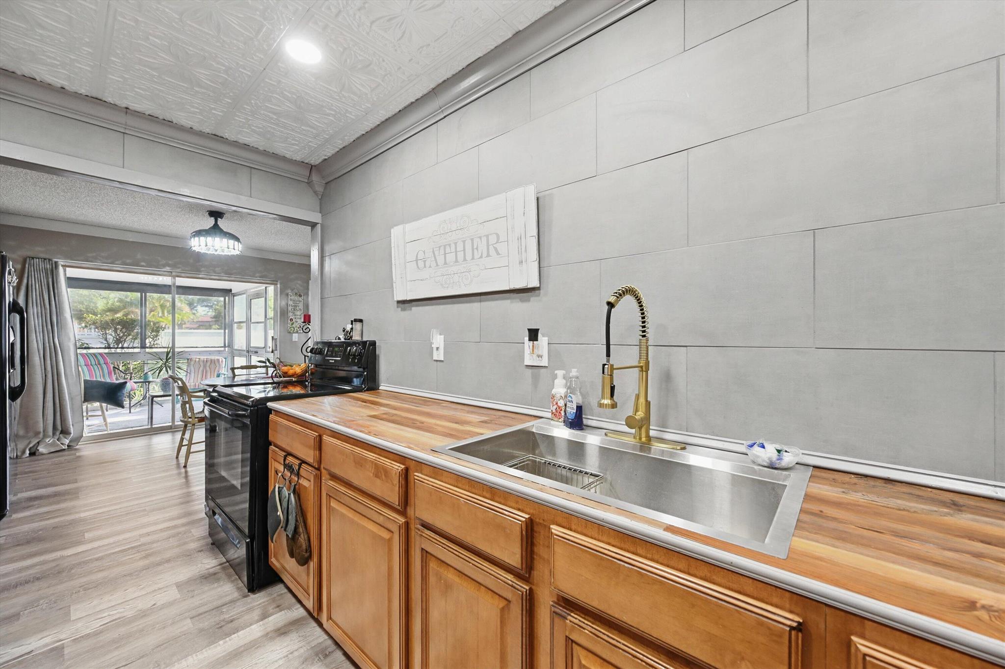 10079 S 40th Trail 241