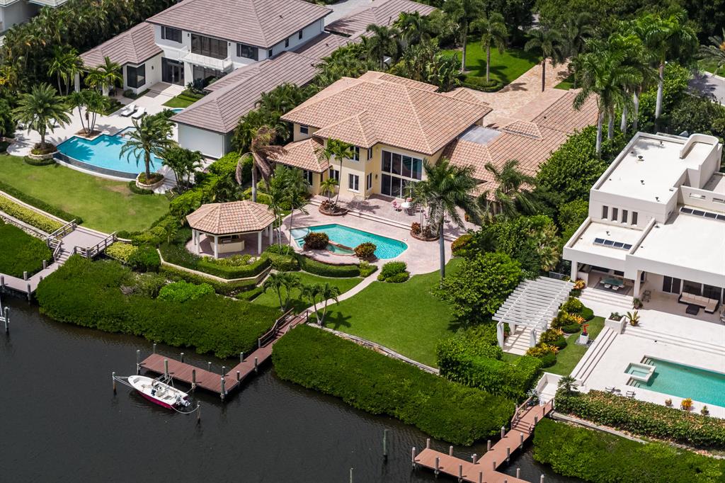 ADMIRALS COVE - Residential