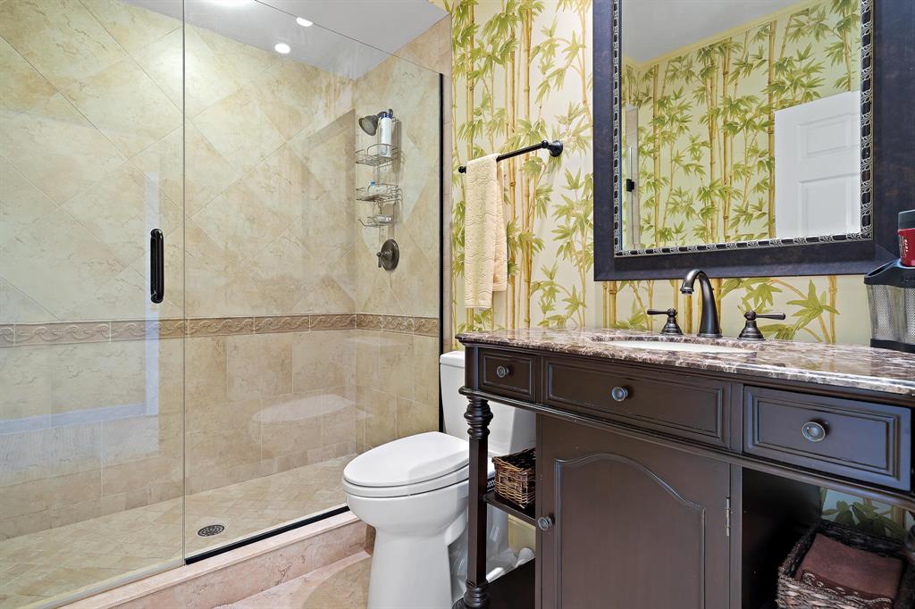 ADMIRALS COVE - Residential