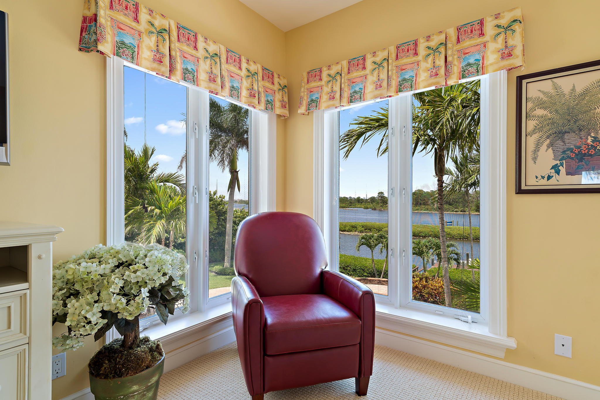 ADMIRALS COVE - Residential