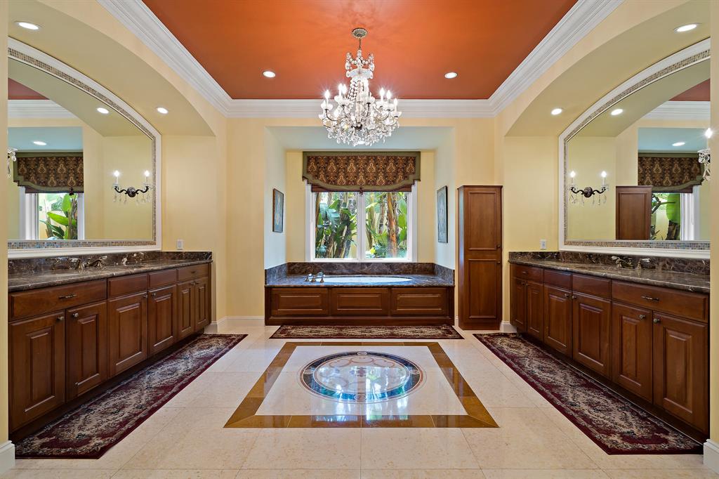 ADMIRALS COVE - Residential