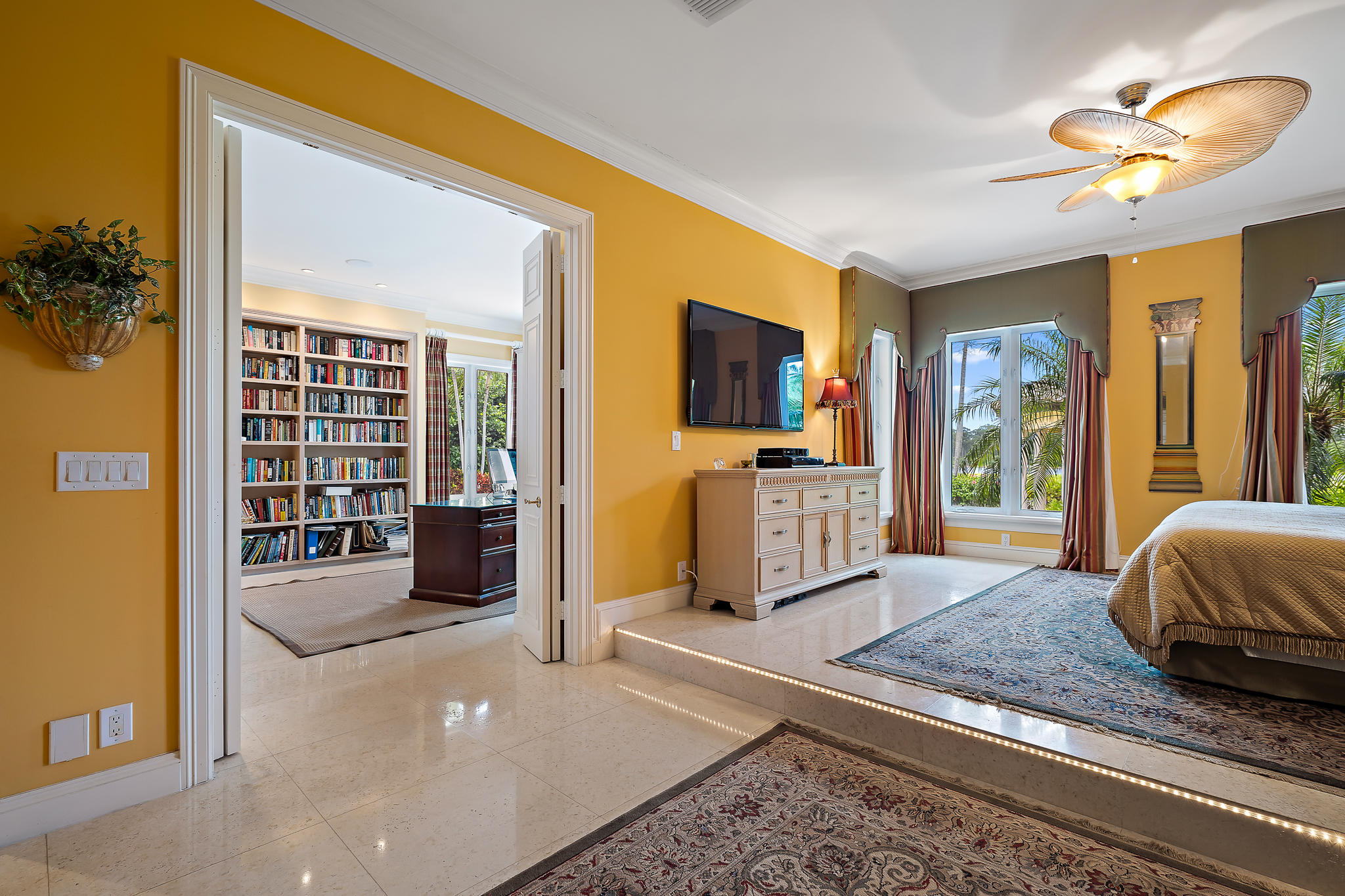 ADMIRALS COVE - Residential