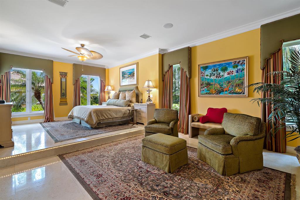 ADMIRALS COVE - Residential