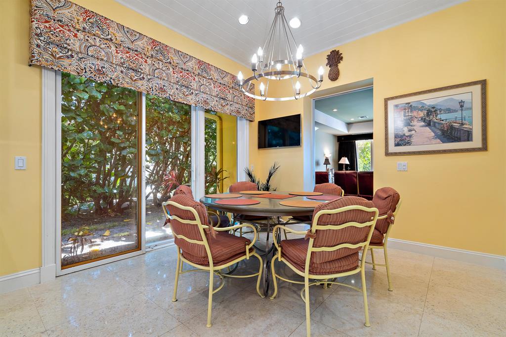 ADMIRALS COVE - Residential