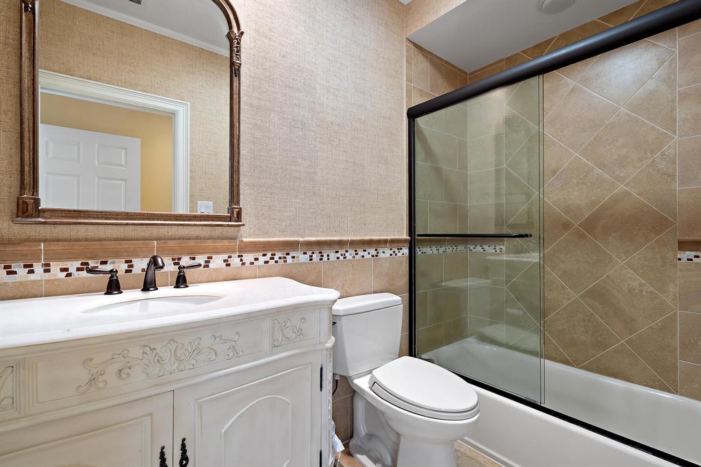 ADMIRALS COVE - Residential