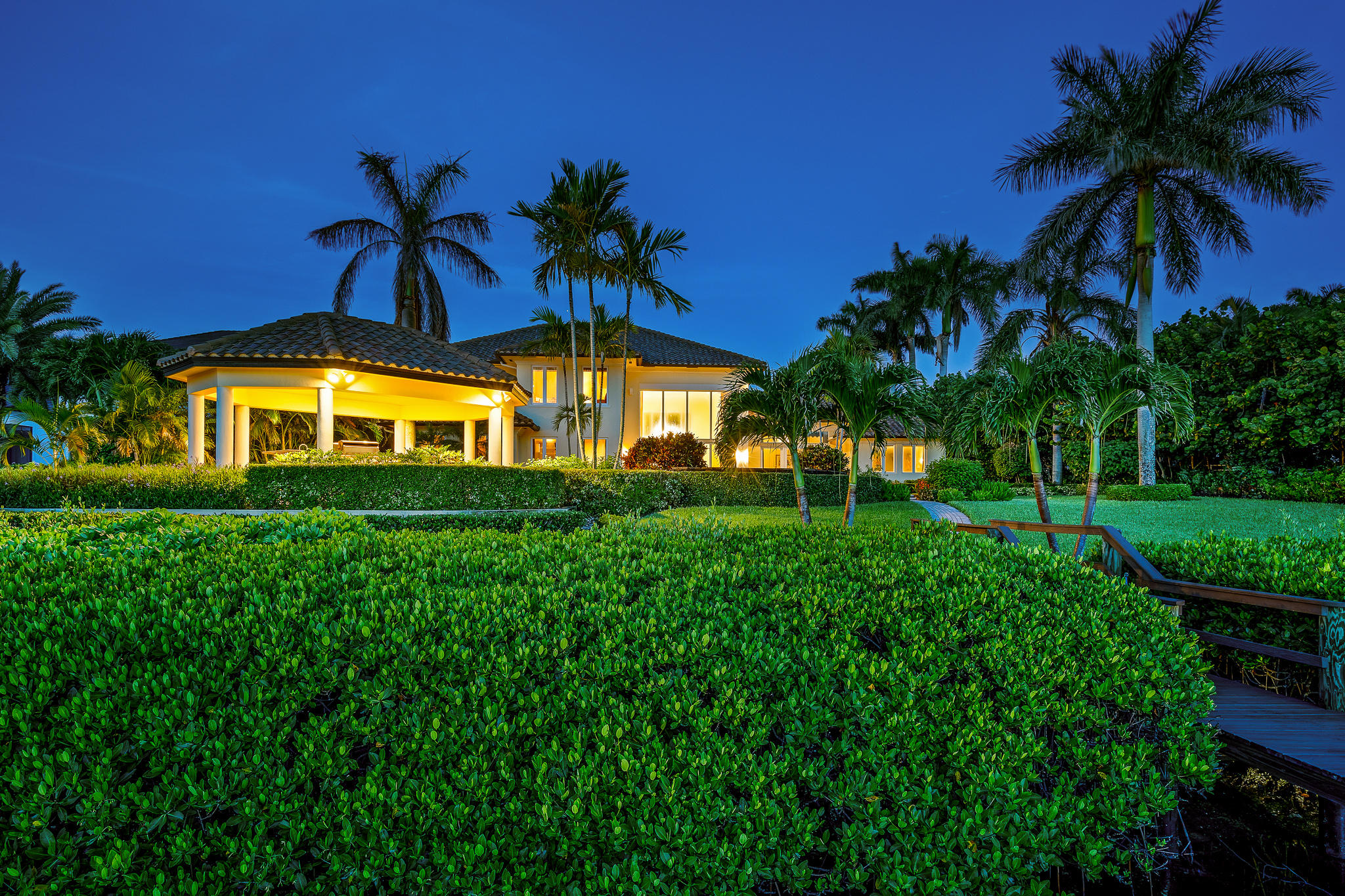 ADMIRALS COVE - Residential