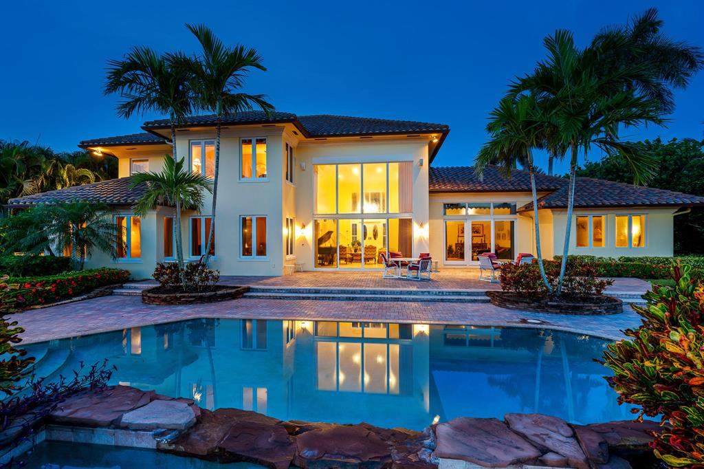 ADMIRALS COVE - Residential