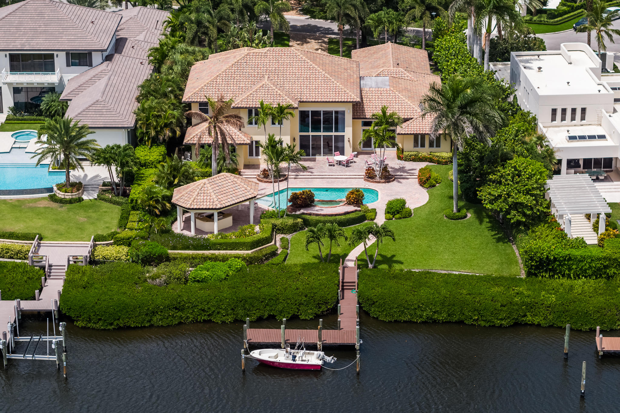 ADMIRALS COVE - Residential