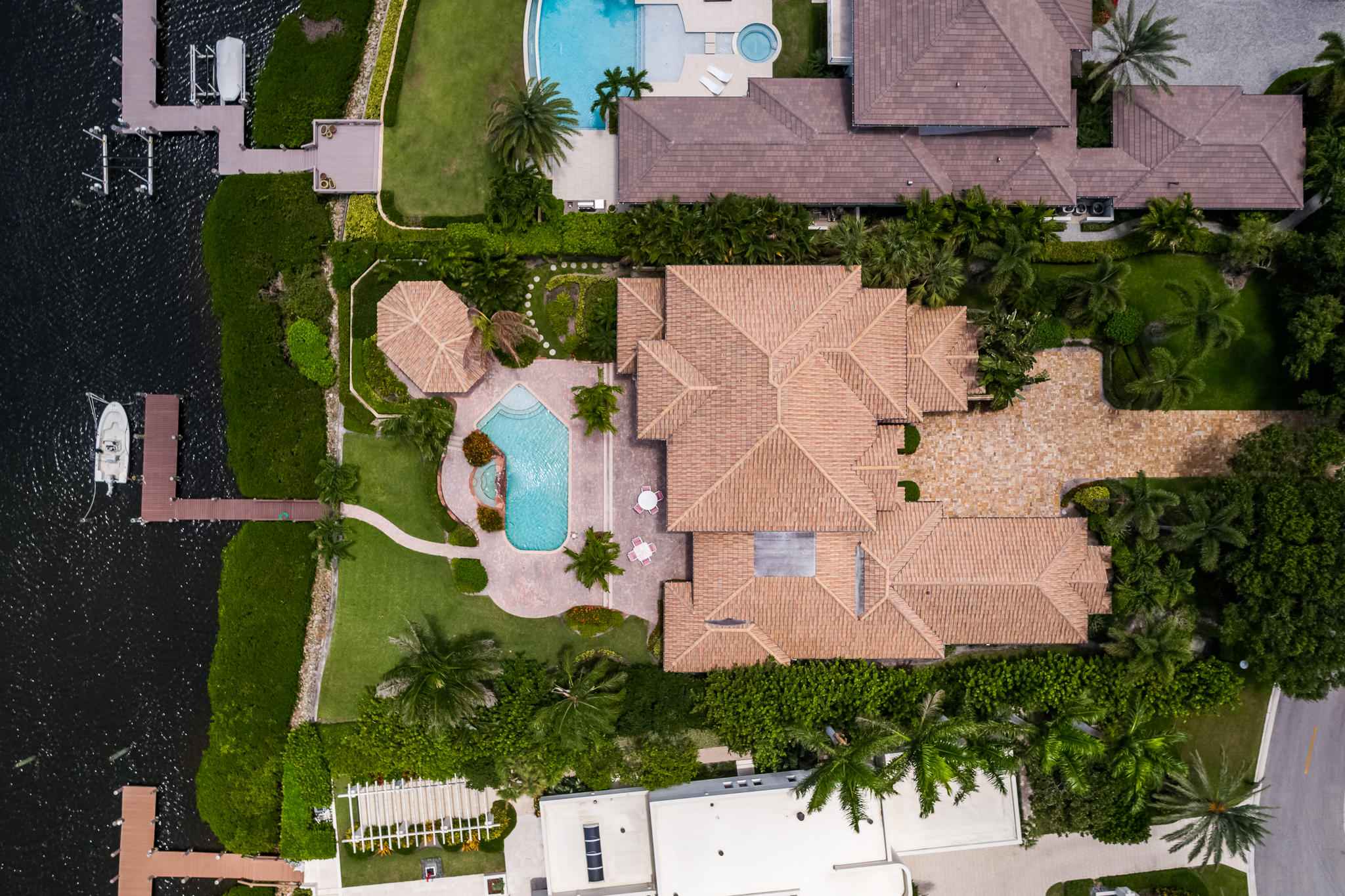 ADMIRALS COVE - Residential