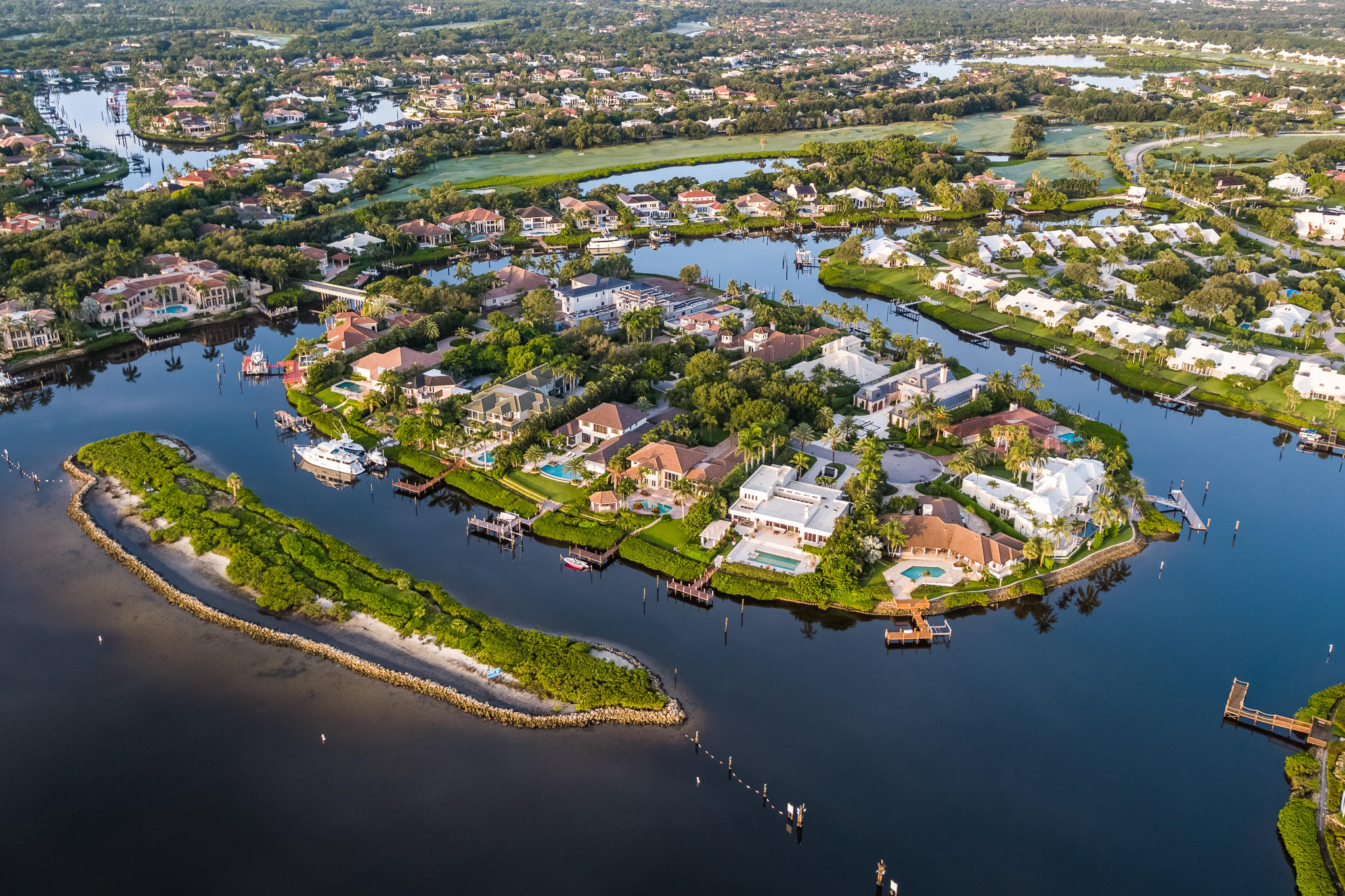 ADMIRALS COVE - Residential