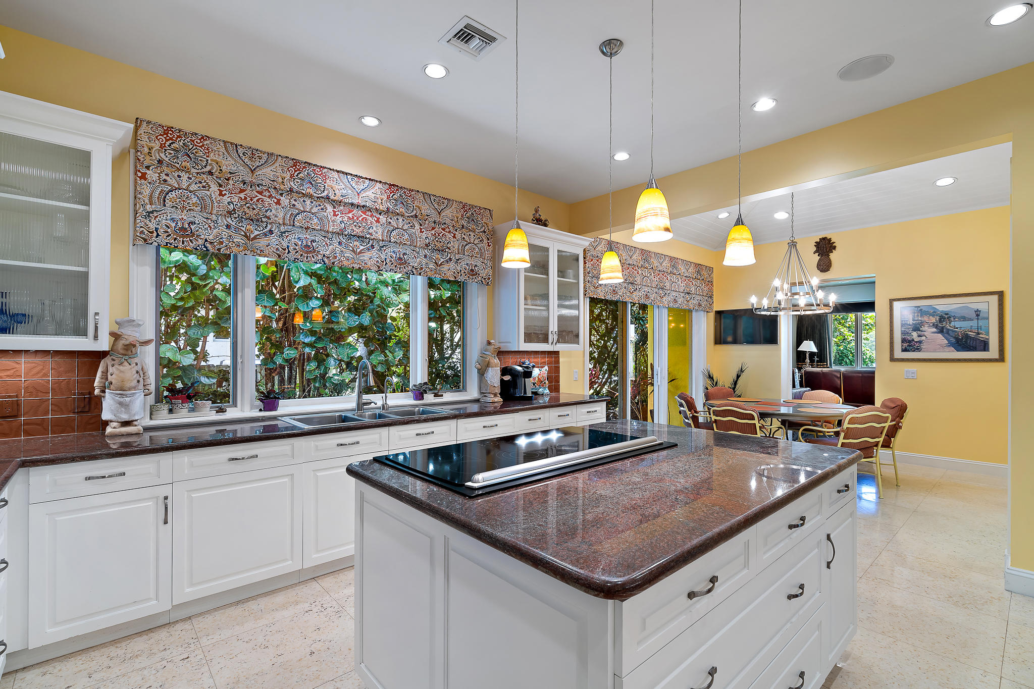 ADMIRALS COVE - Residential