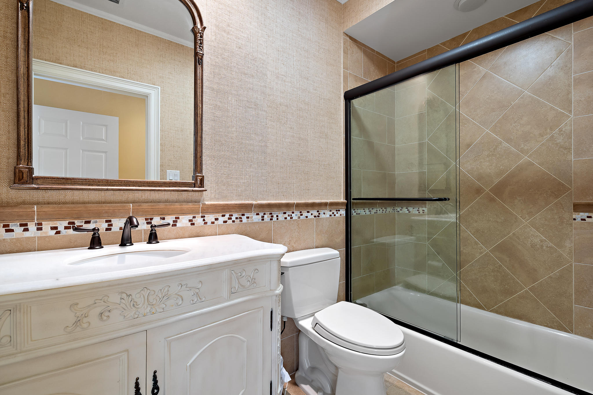 ADMIRALS COVE - Residential