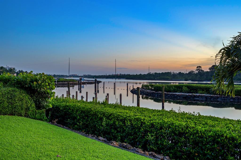 ADMIRALS COVE - Residential