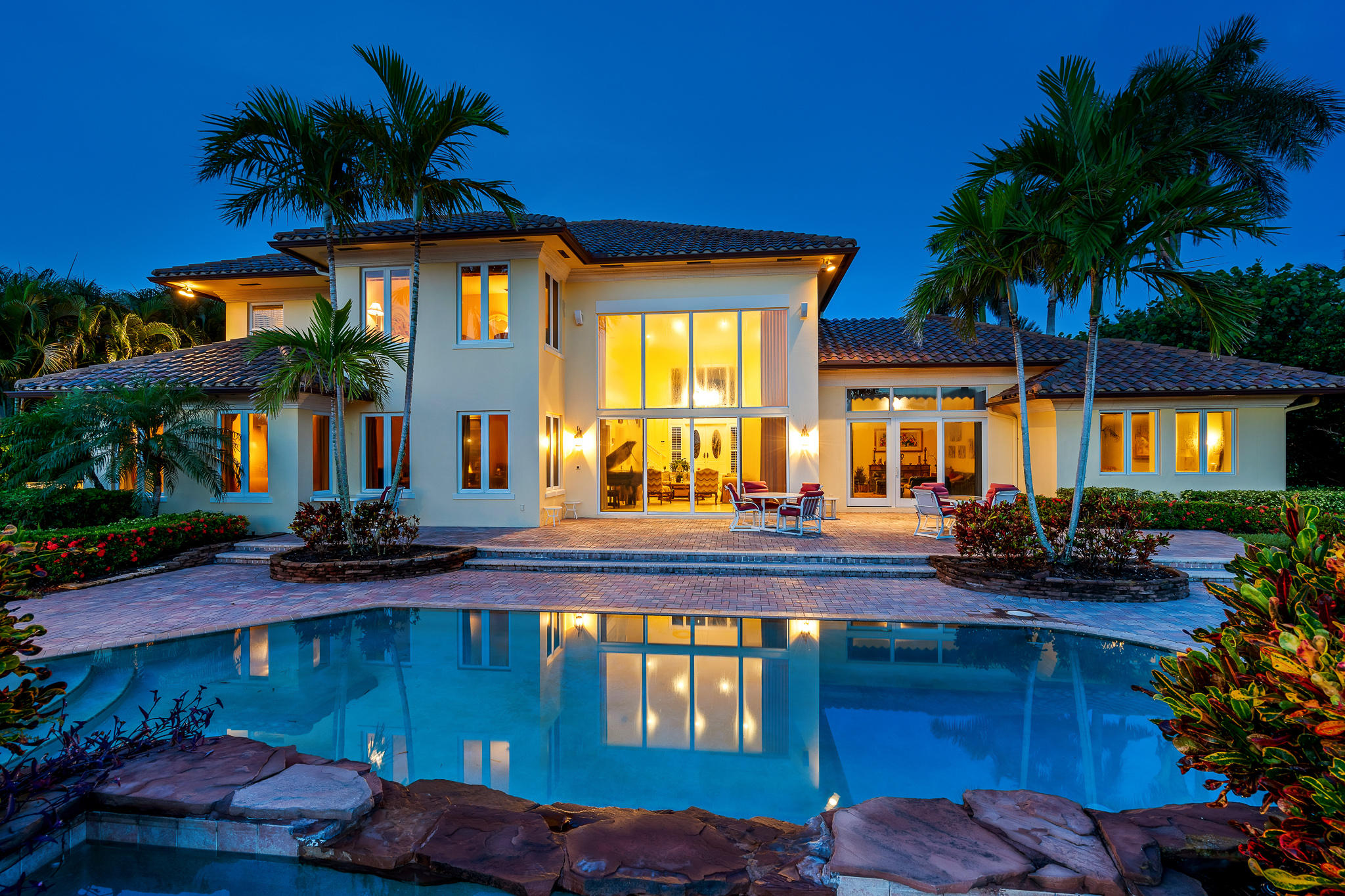 ADMIRALS COVE - Residential