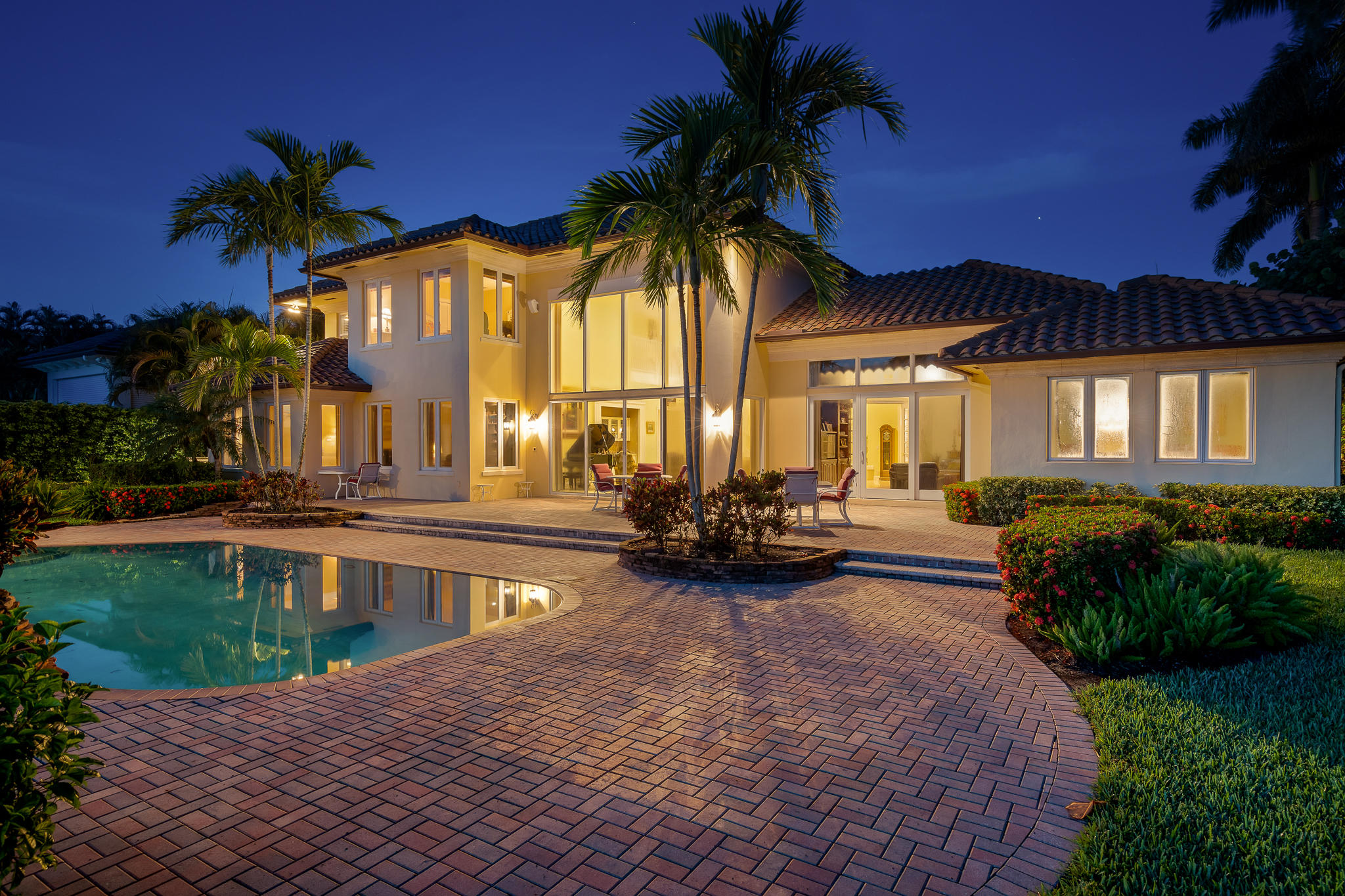 ADMIRALS COVE - Residential