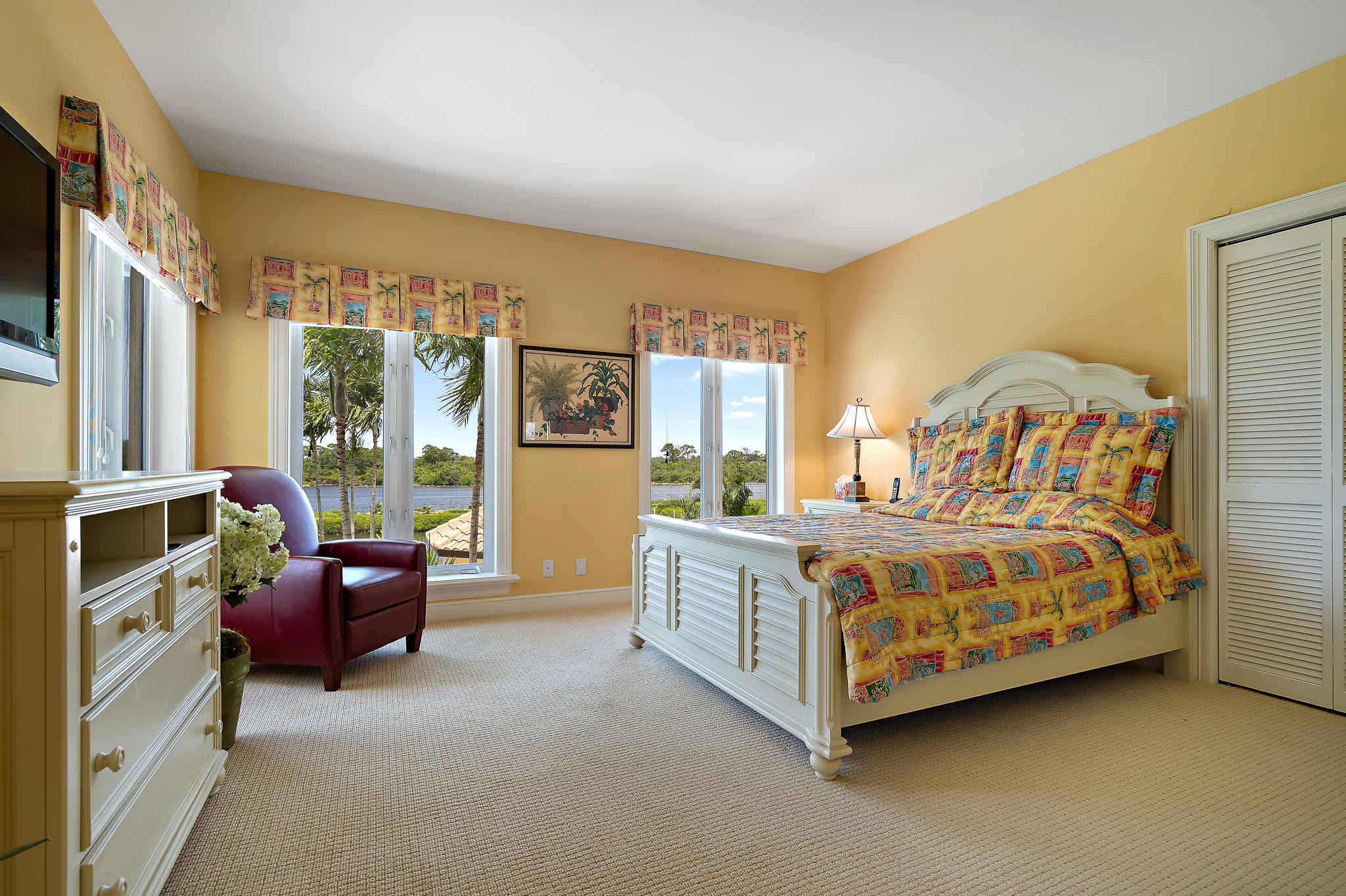 ADMIRALS COVE - Residential