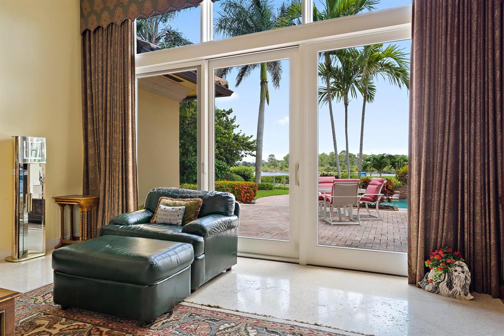 ADMIRALS COVE - Residential