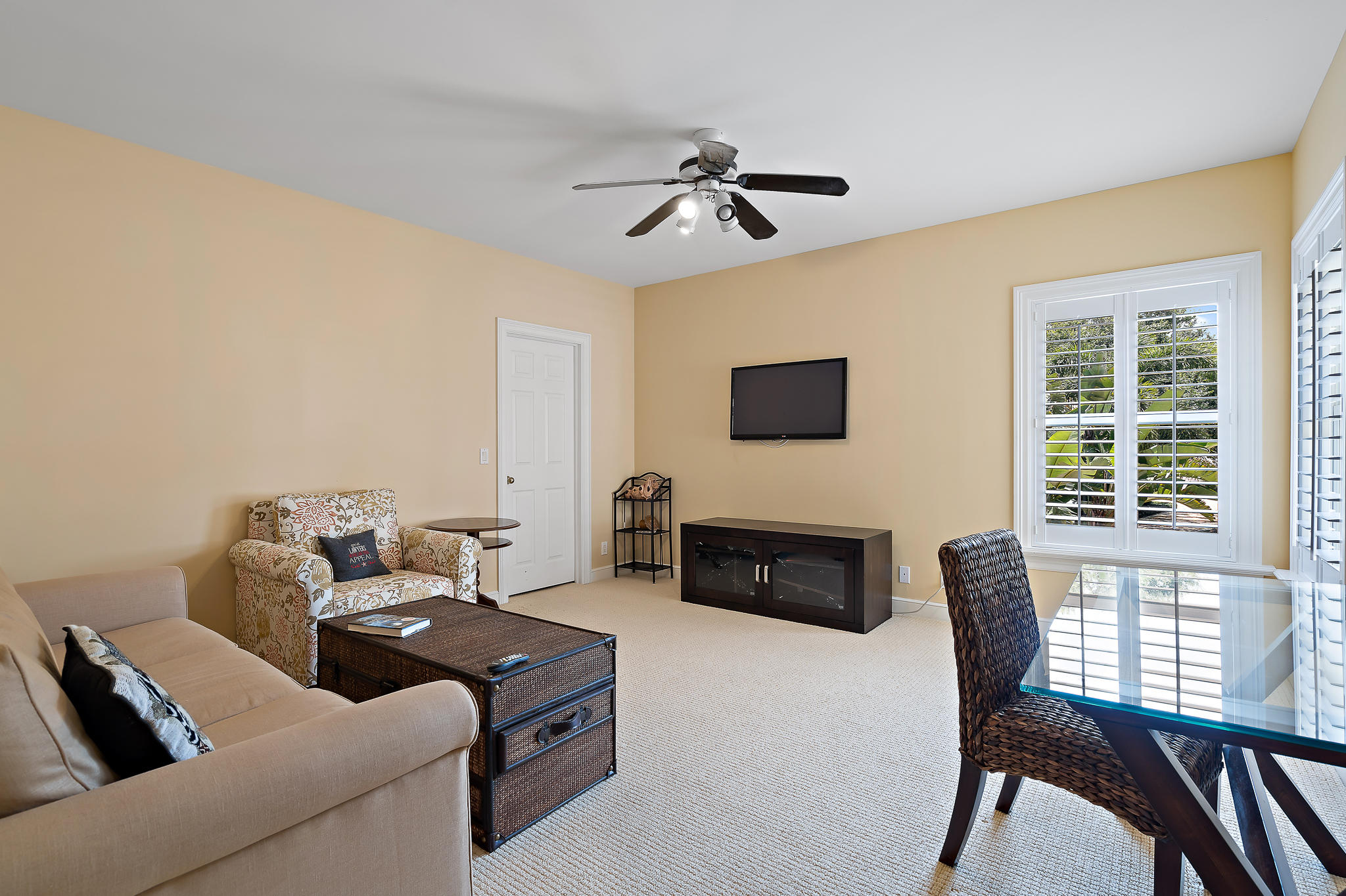 ADMIRALS COVE - Residential