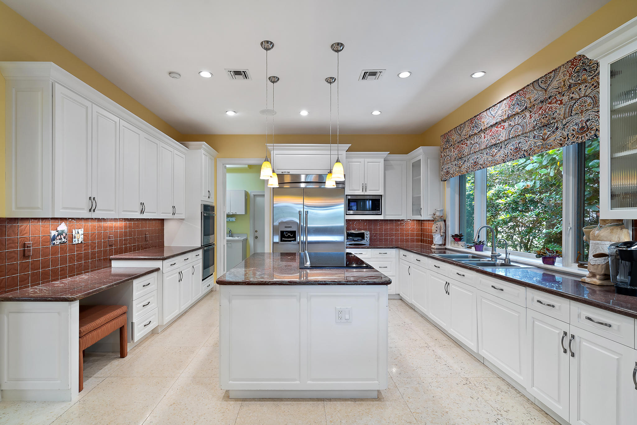 ADMIRALS COVE - Residential