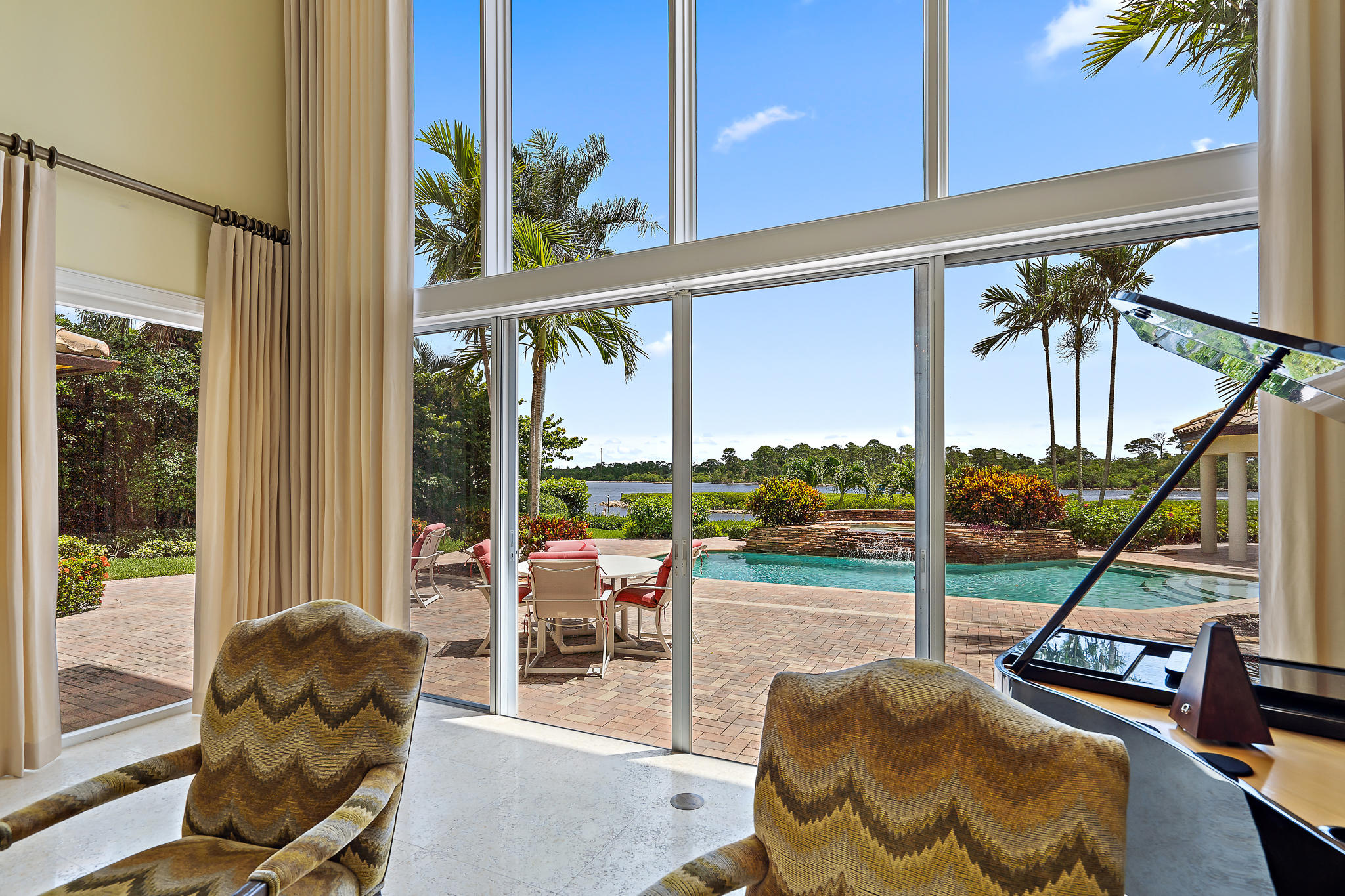 ADMIRALS COVE - Residential