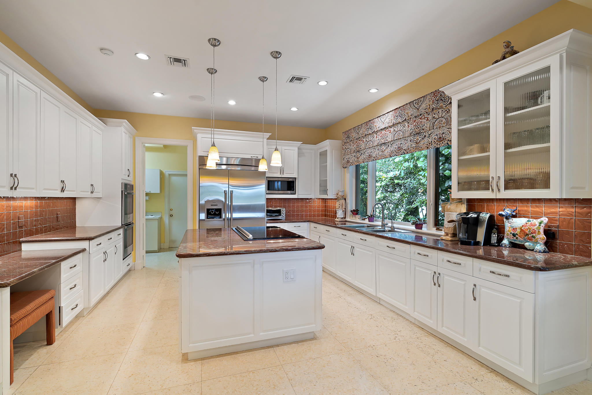 ADMIRALS COVE - Residential