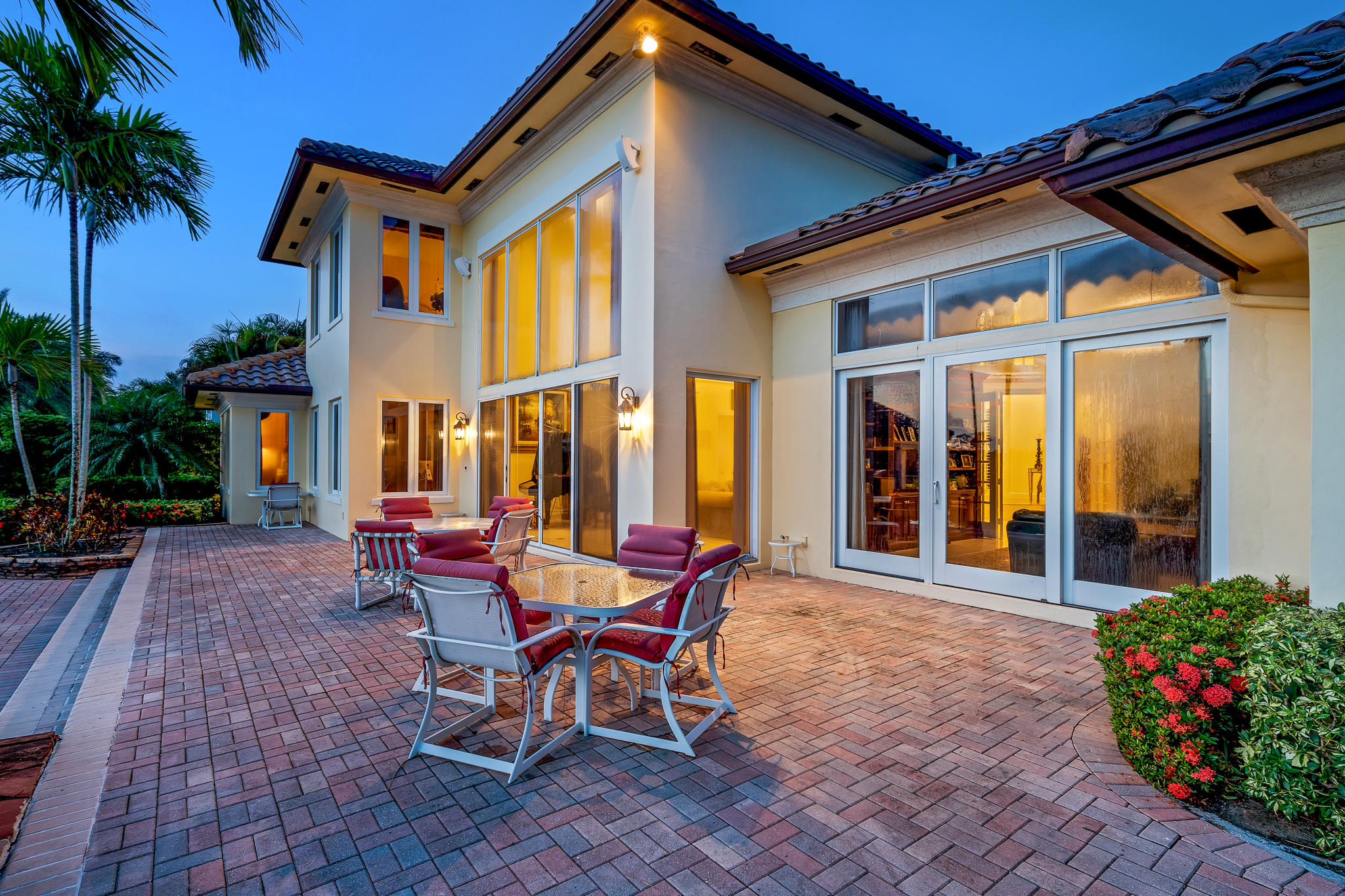 ADMIRALS COVE - Residential