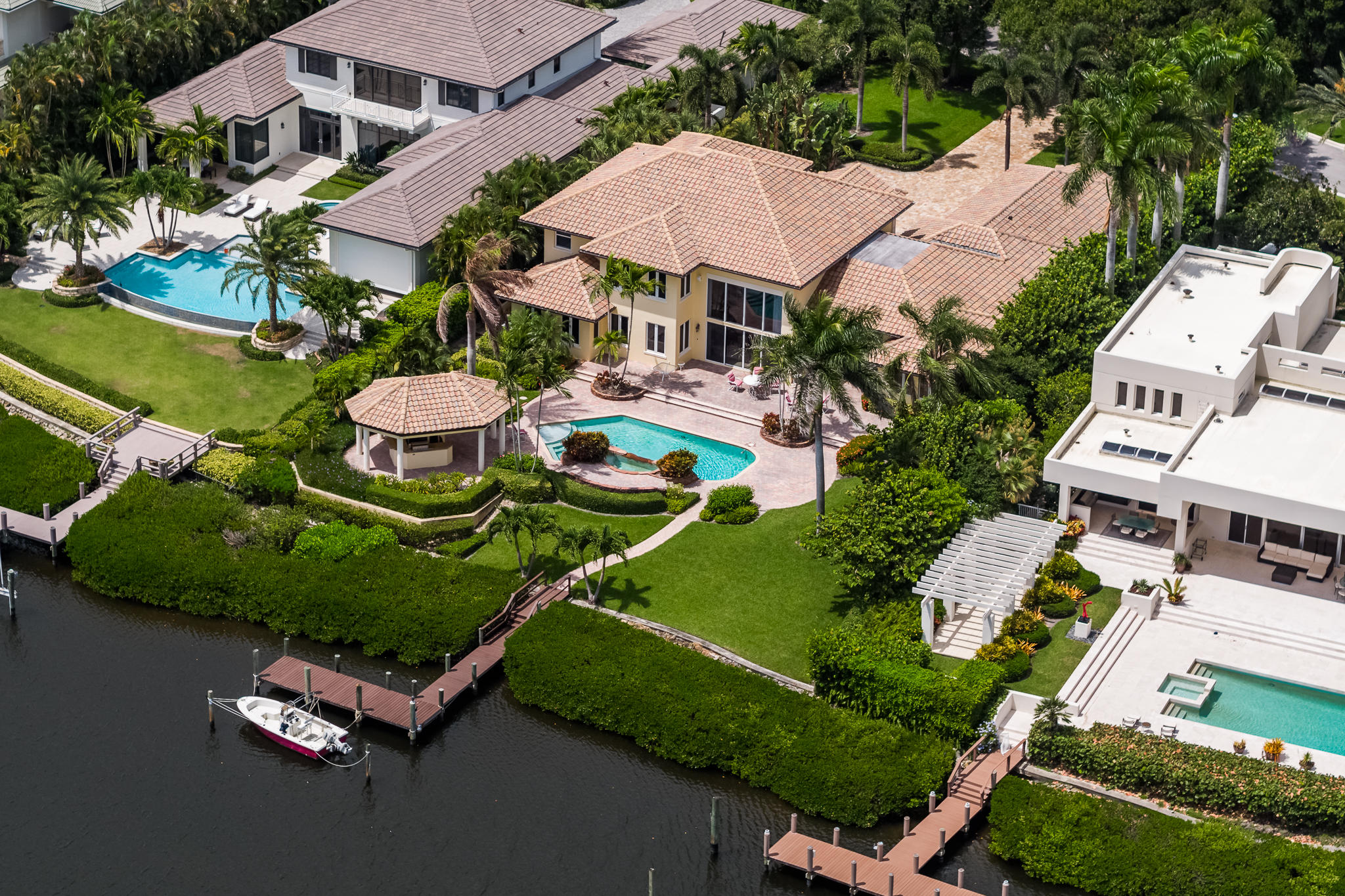 ADMIRALS COVE - Residential