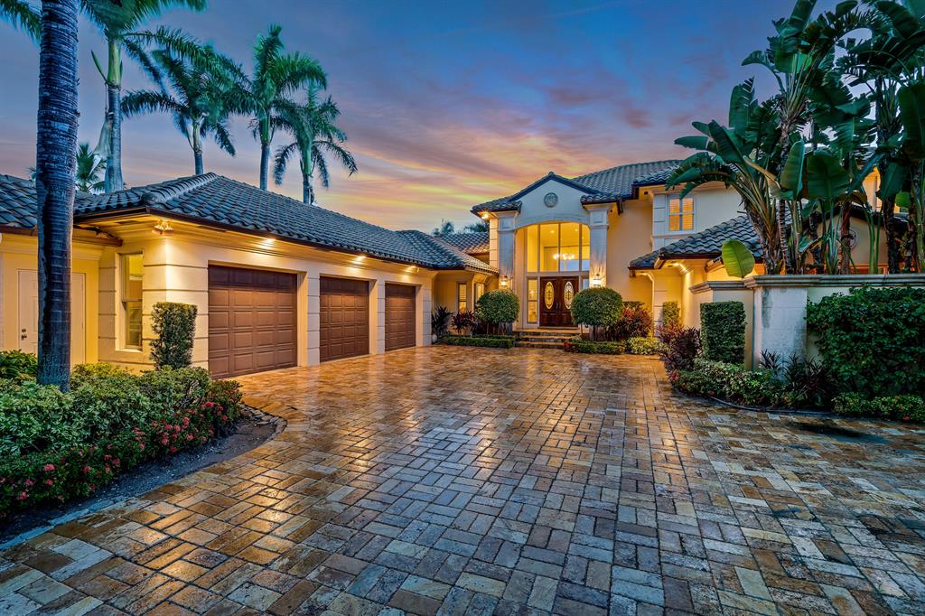 ADMIRALS COVE - Residential