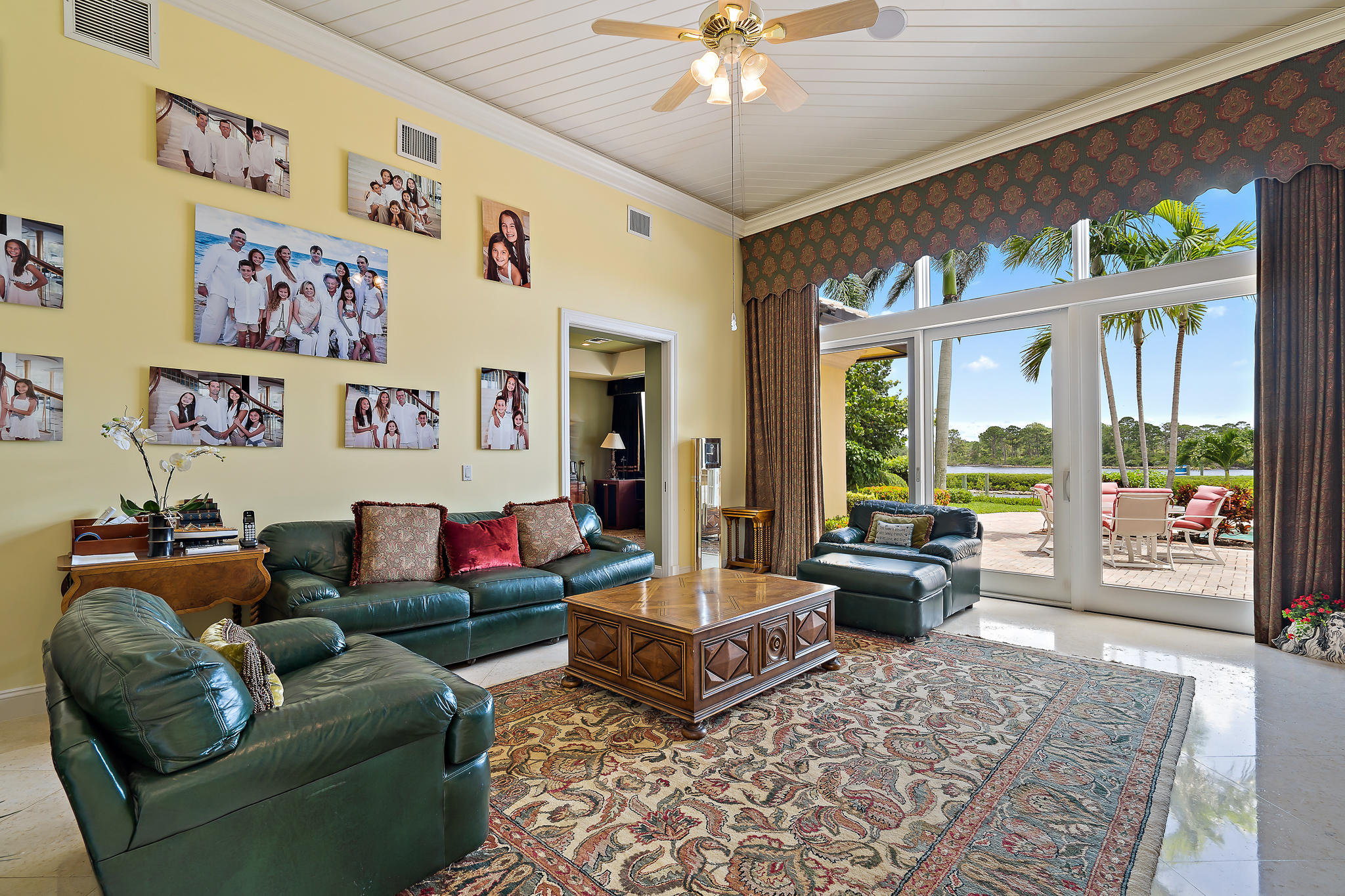 ADMIRALS COVE - Residential