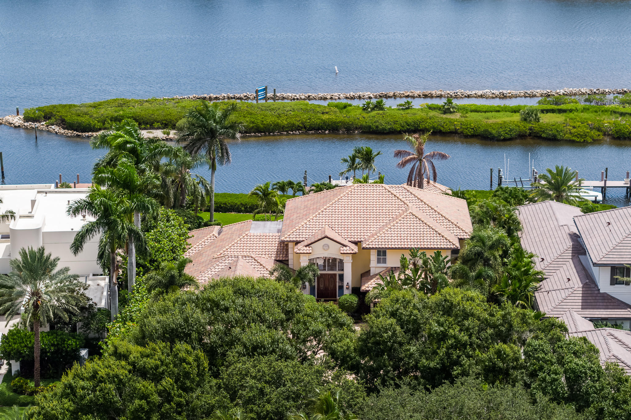ADMIRALS COVE - Residential
